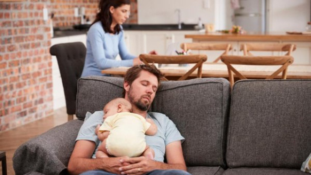 Waktu Tidur Orangtua yang Baru Memiliki Anak